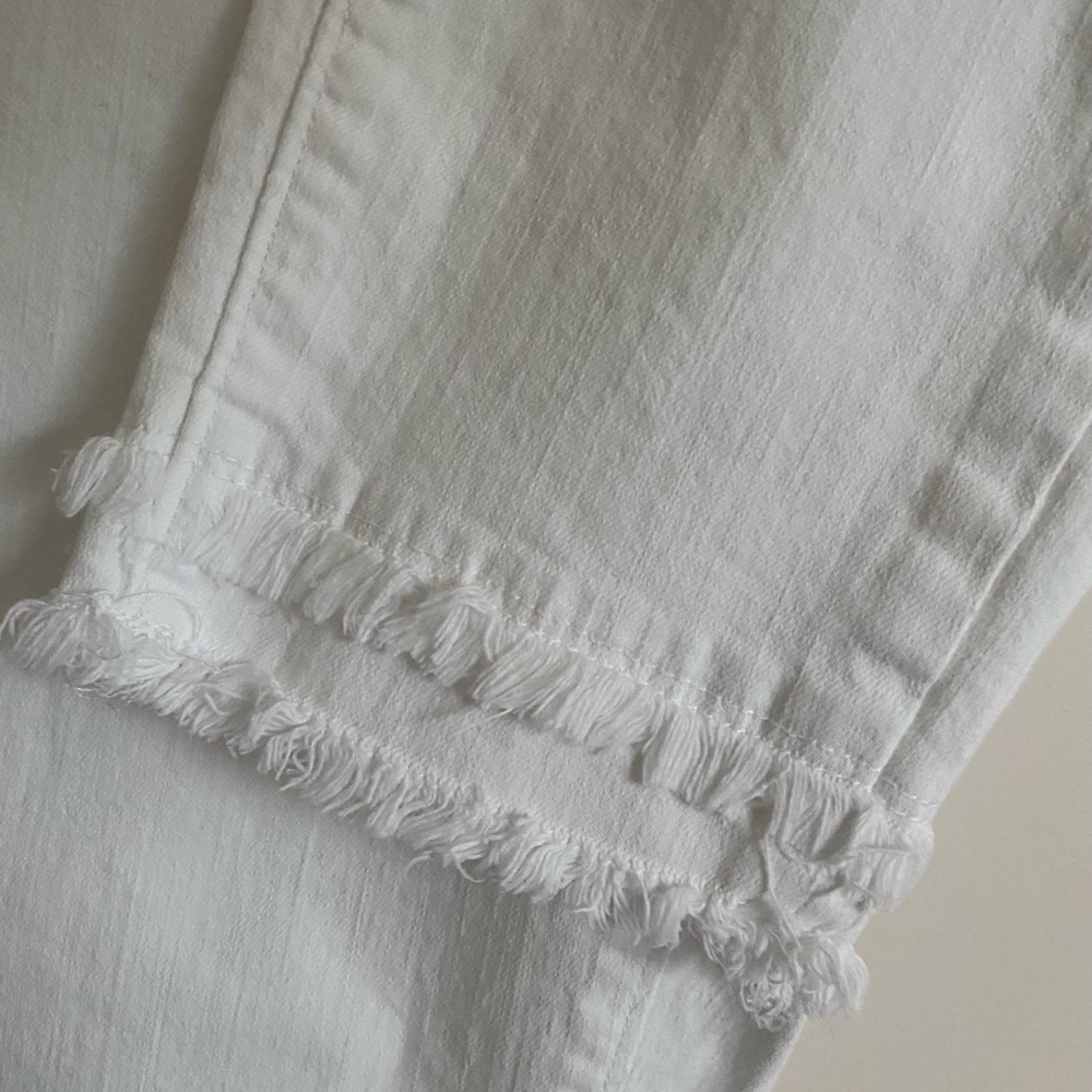 LOFT white denim with double fray detail at the hem. Size 10 - Picture 3 of 6
